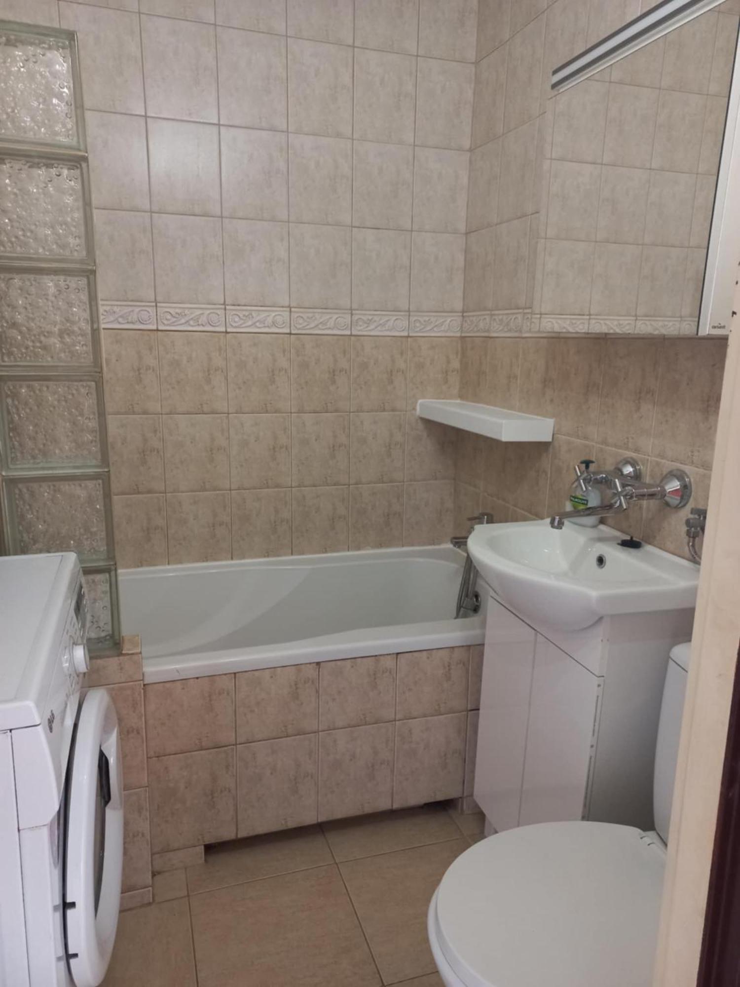 Apartament M-3 琴斯托霍瓦 外观 照片